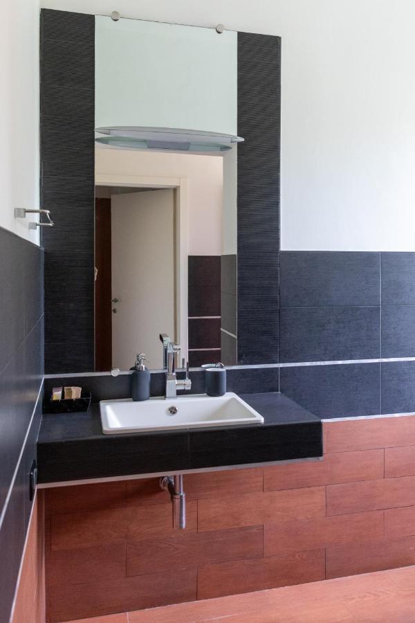 Maison Cecile Appartamento In Villa. Host Marianna Agliè エクステリア 写真