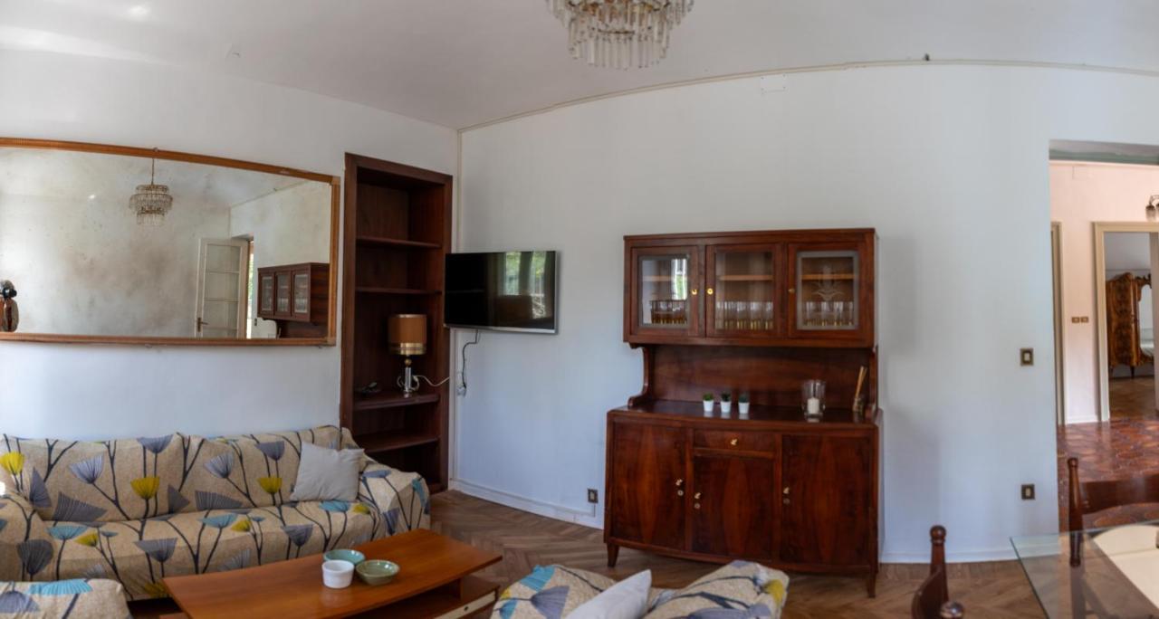 Maison Cecile Appartamento In Villa. Host Marianna Agliè エクステリア 写真